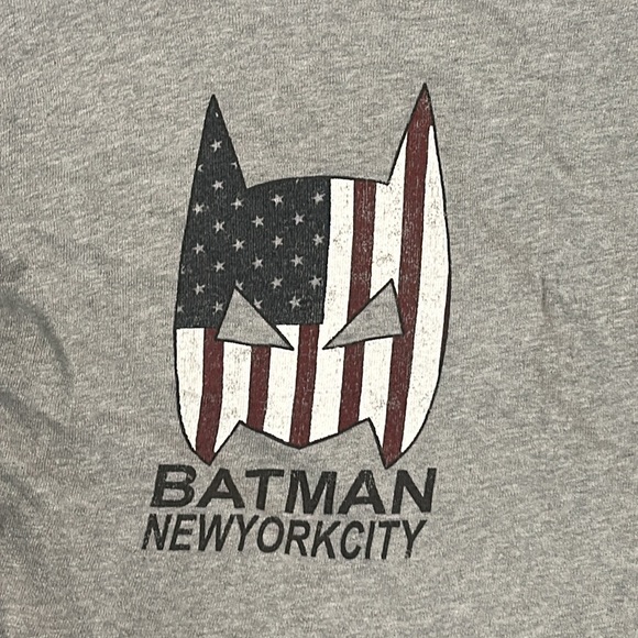 Vintage Batman New York City Top - Picture 7 of 7